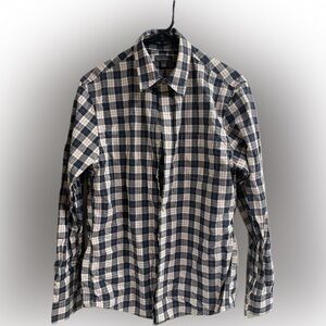 Men’s long sleeve button down. Great condition!